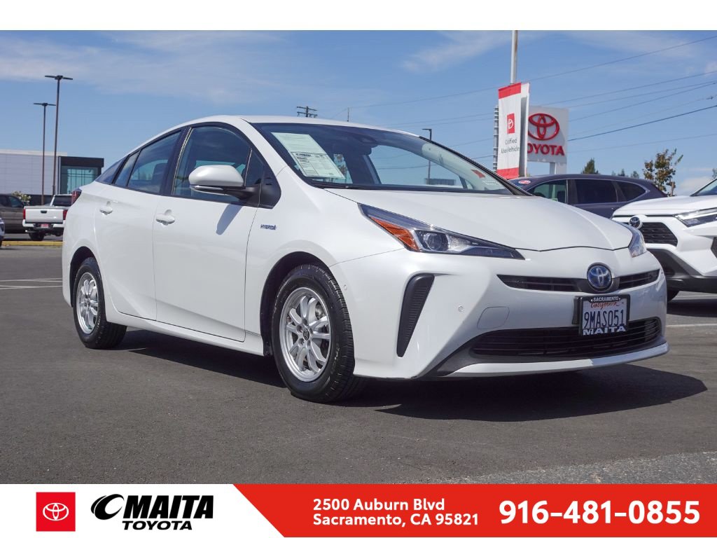 Used 2022 Toyota Prius LE FWD image 1