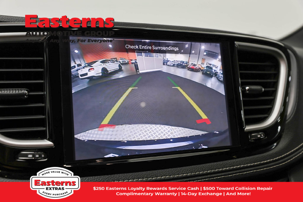 Used 2023 Chrysler Pacifica Touring-L w/ S Appearance Package FWD image 21
