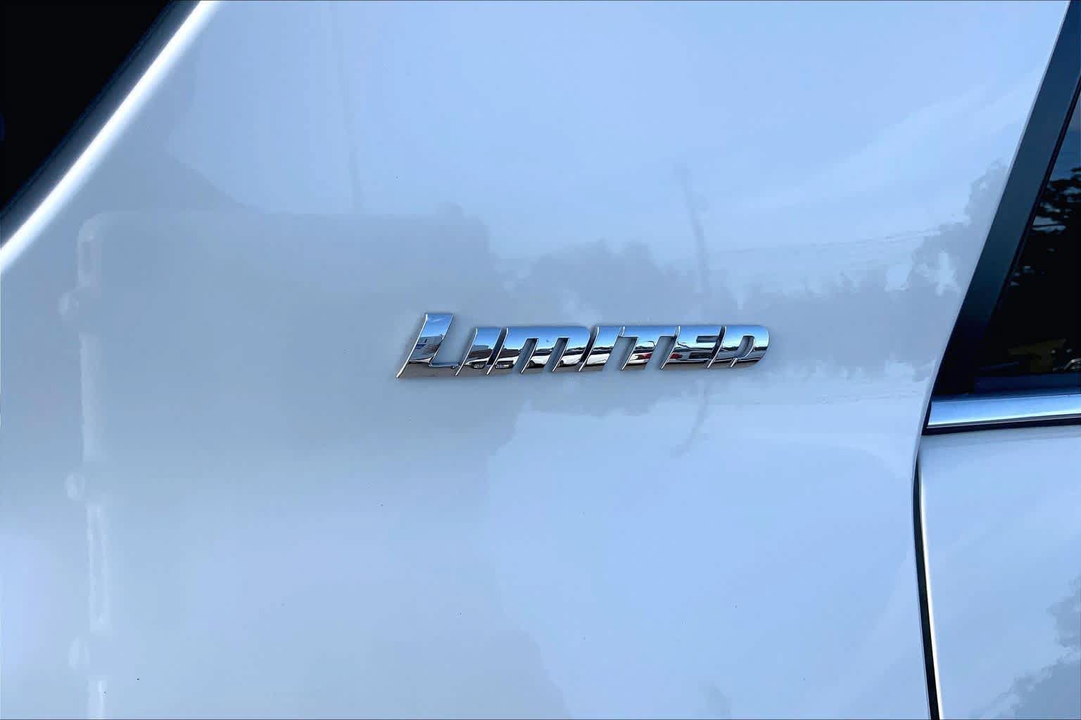 Used 2022 Toyota 4Runner Limited RWD image 10