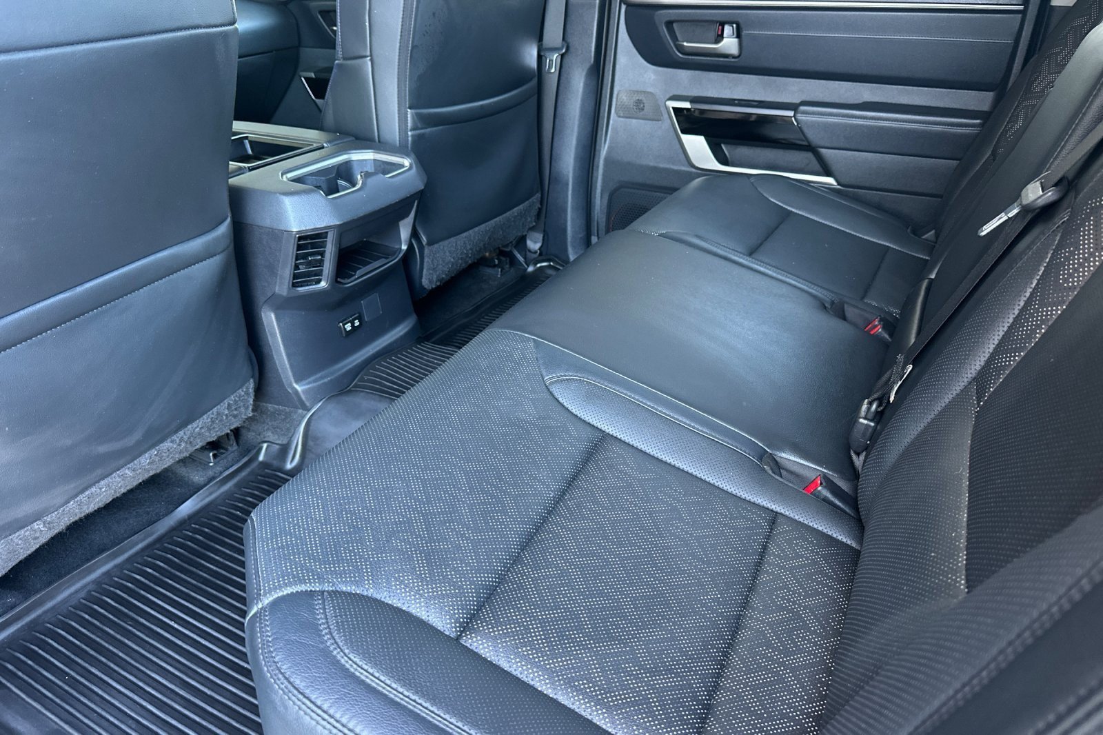 Used 2024 Toyota Tundra Limited AWD/4WD image 11