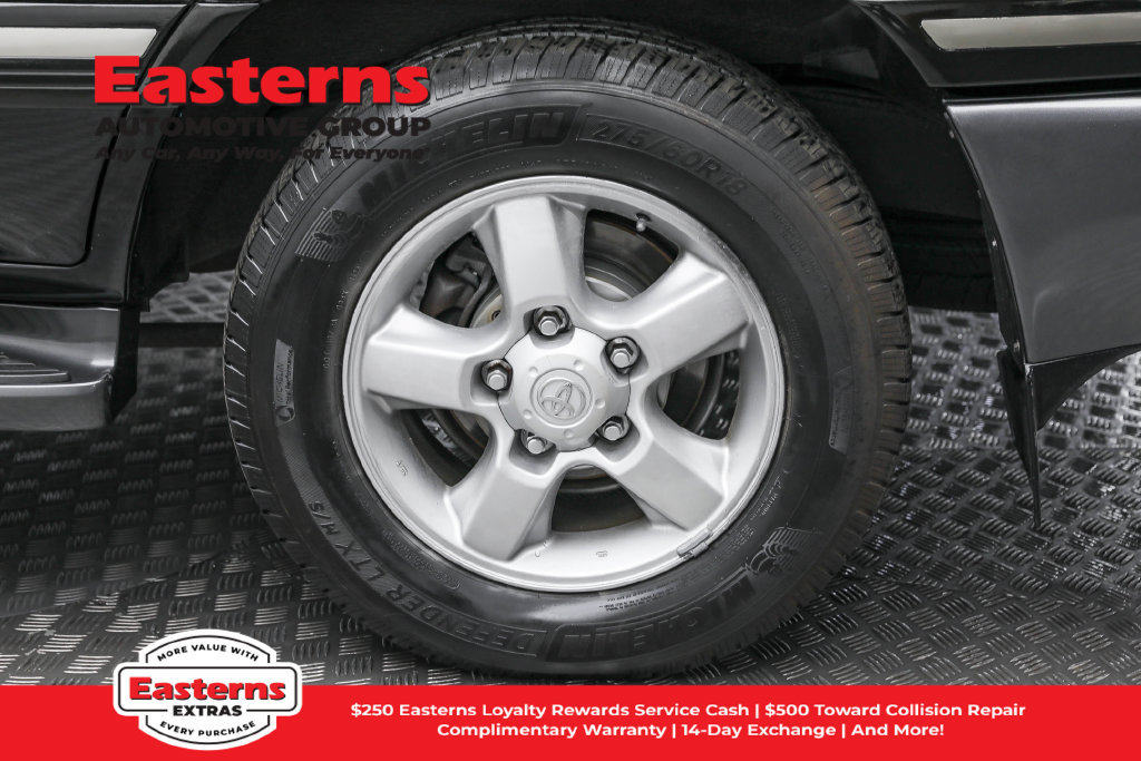 Used 2005 Toyota Land Cruiser w/ Convenience Pkg AWD/4WD image 9