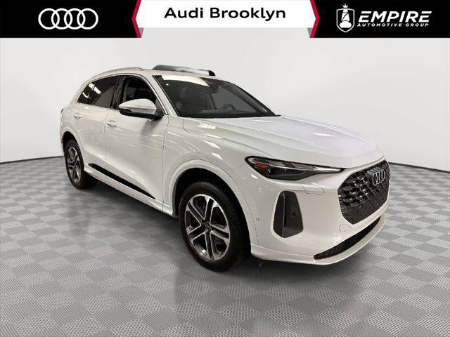 Used 2025 Audi Q5 Premium w/ Convenience Package AWD/4WD image 1