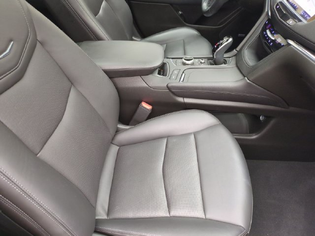 Used 2023 Cadillac XT5 Premium Luxury w/ Technology Package AWD/4WD image 27