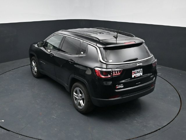 Used 2024 Jeep Compass Latitude AWD/4WD image 42