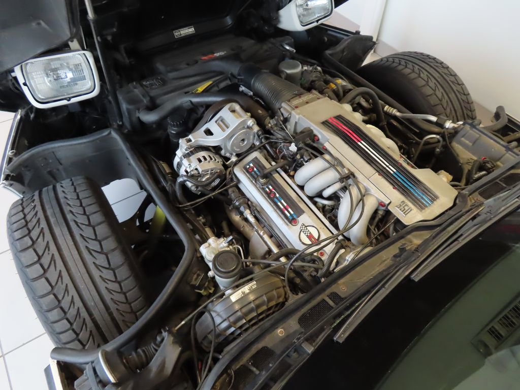 Used 1987 Chevrolet Corvette Convertible RWD image 15