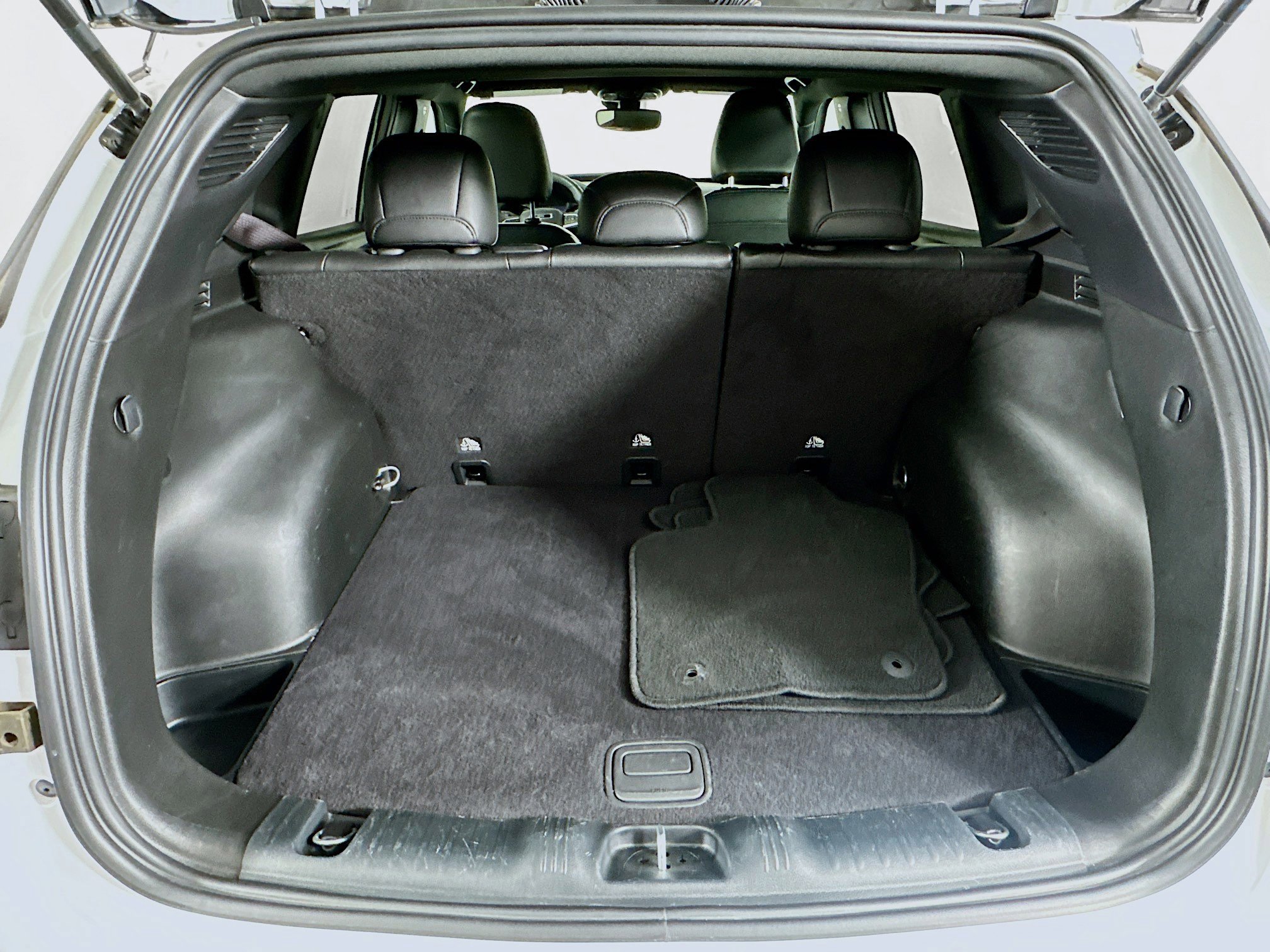 Used 2025 Jeep Compass Limited image 28