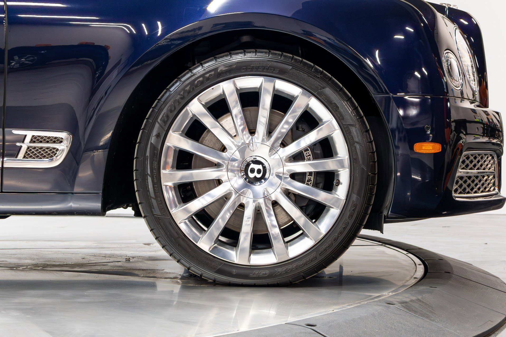 Used 2017 Bentley Mulsanne image 22