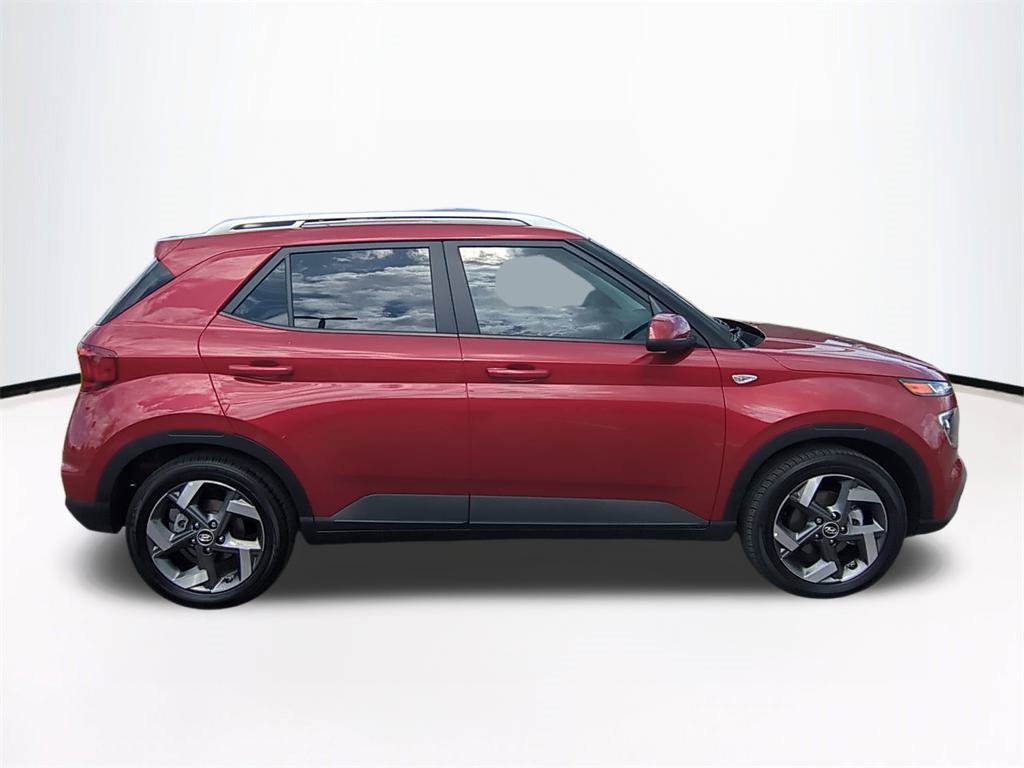 New 2025 Hyundai Venue SEL image 4