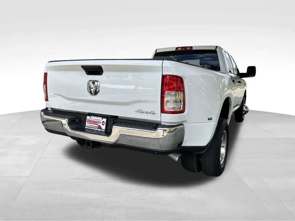 Used 2024 RAM 3500 Tradesman w/ Chrome Appearance Group AWD/4WD image 3