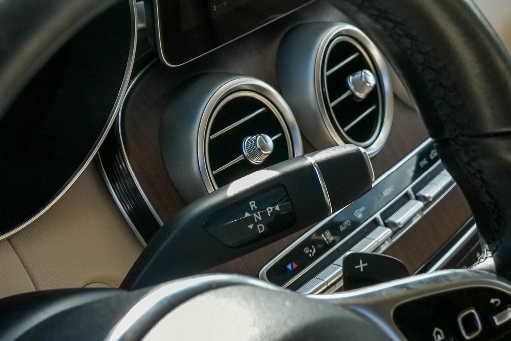 Used 2020 Mercedes-Benz GLC 300 image 18