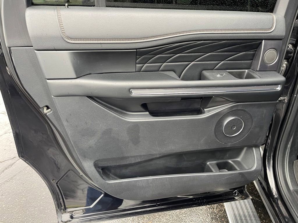 Used 2019 Ford Expedition Max Platinum AWD/4WD image 19