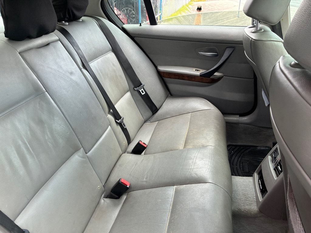 Used 2006 BMW 325i Sedan RWD image 32
