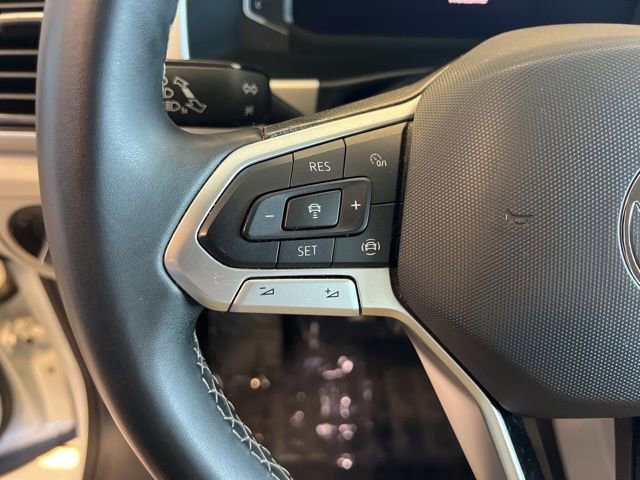 Used 2023 Volkswagen Atlas SE image 32