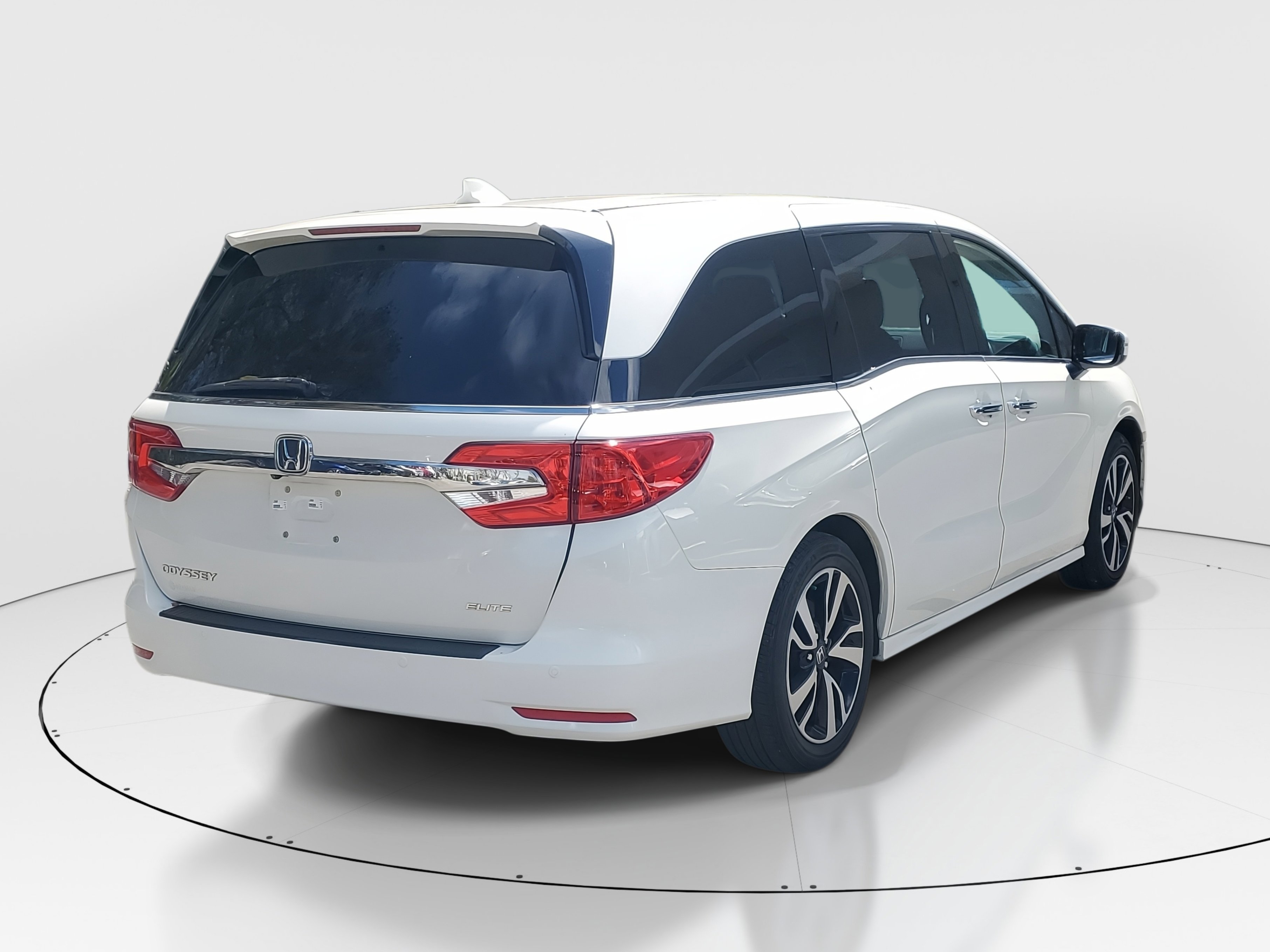 Used 2019 Honda Odyssey Elite image 7