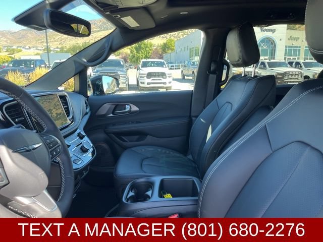 New 2026 Chrysler Pacifica Select FWD image 13