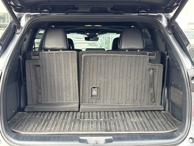 Used 2021 Toyota Highlander XSE image 13