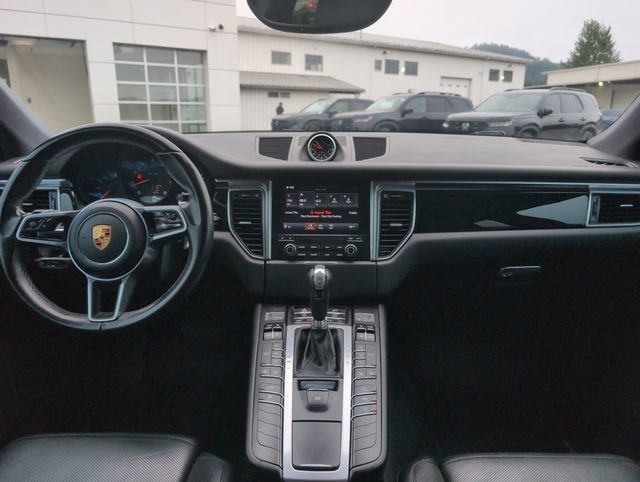 Used 2017 Porsche Macan w/ Premium Package Plus AWD/4WD image 13