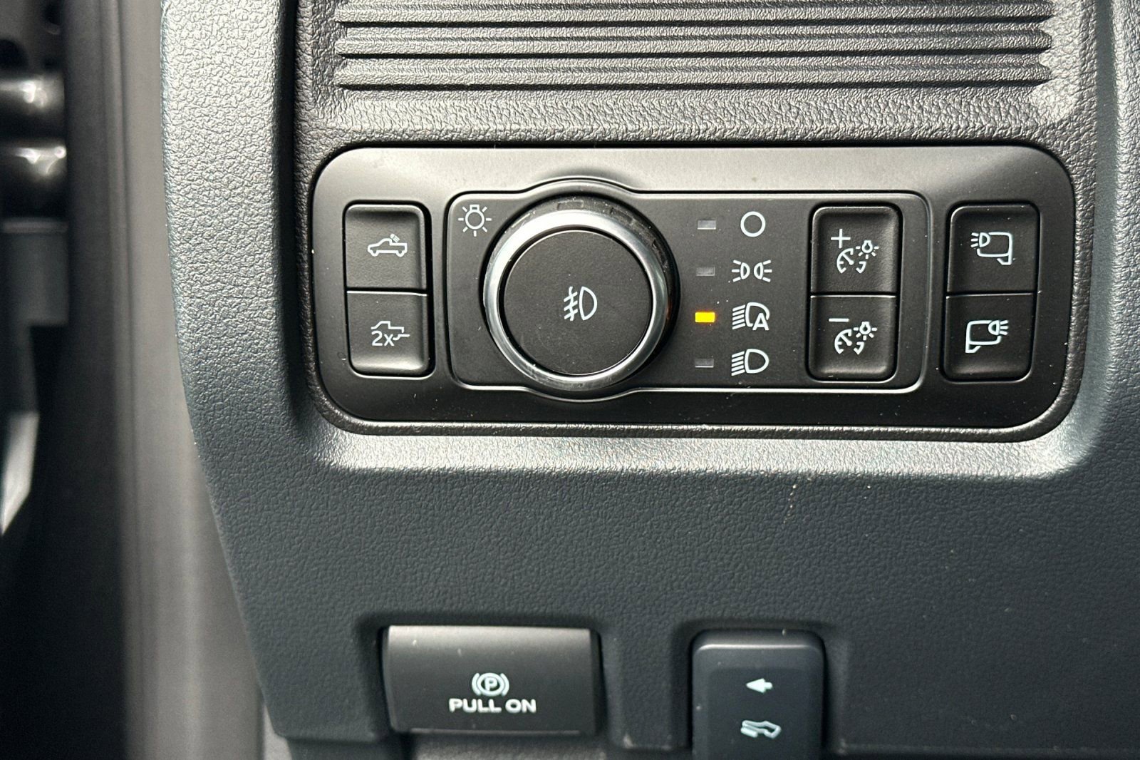 New 2026 Ford F350 Lariat w/ Black Appearance Package image 29