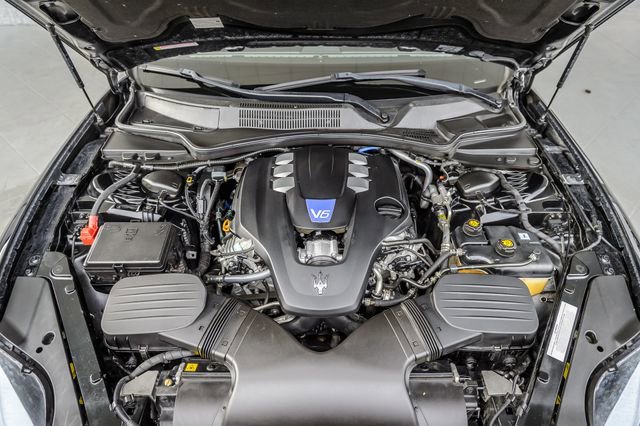 Used 2018 Maserati Quattroporte S GranLusso Q4 image 17