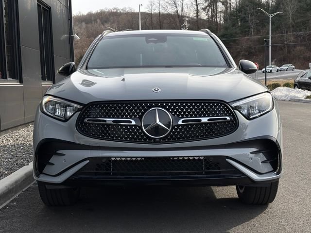 Used 2025 Mercedes-Benz GLC 300 4MATIC image 11