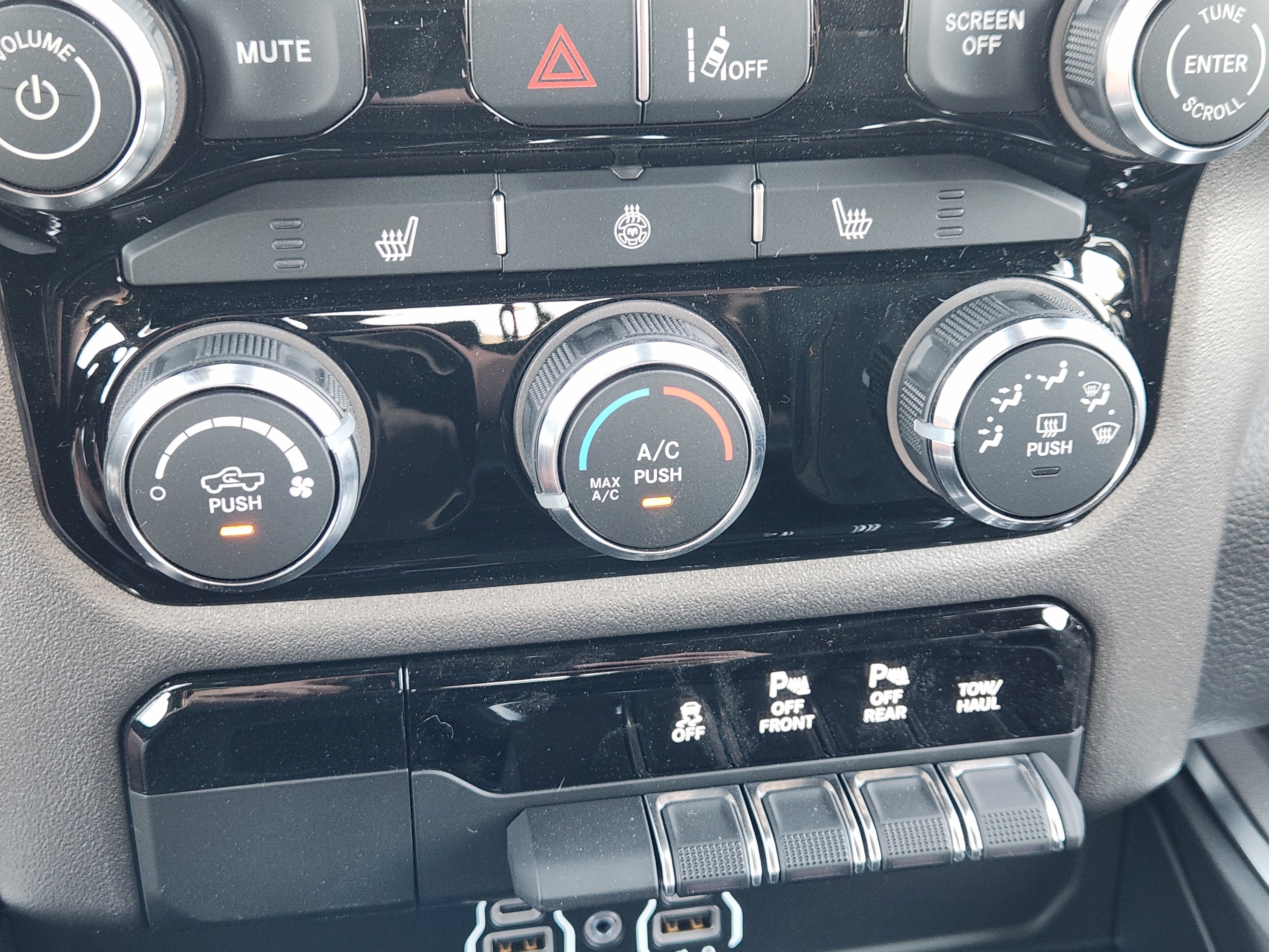New 2026 RAM 1500 Big Horn AWD/4WD image 19