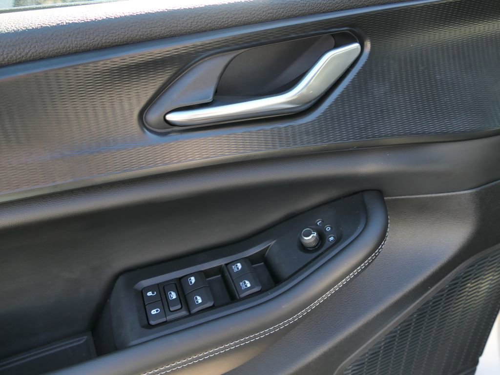 Used 2025 Jeep Grand Cherokee Laredo image 11