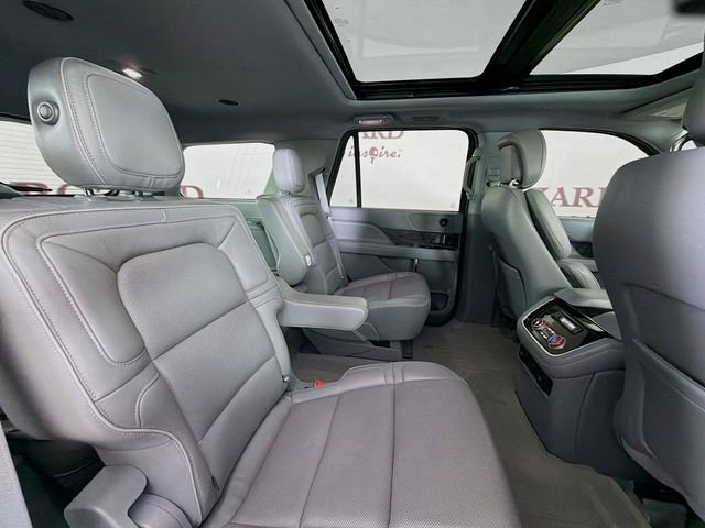 Used 2019 Lincoln Navigator Select RWD image 33