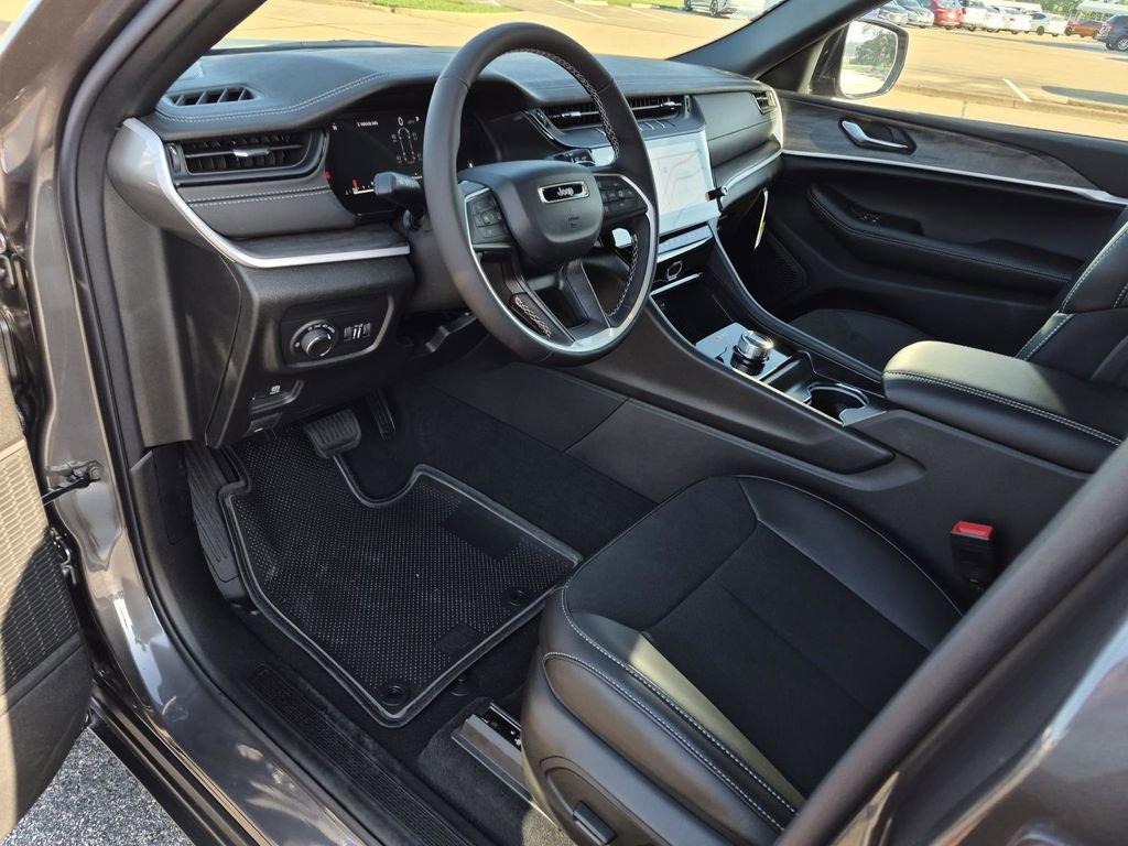 New 2026 Jeep Grand Cherokee L 2WD image 11