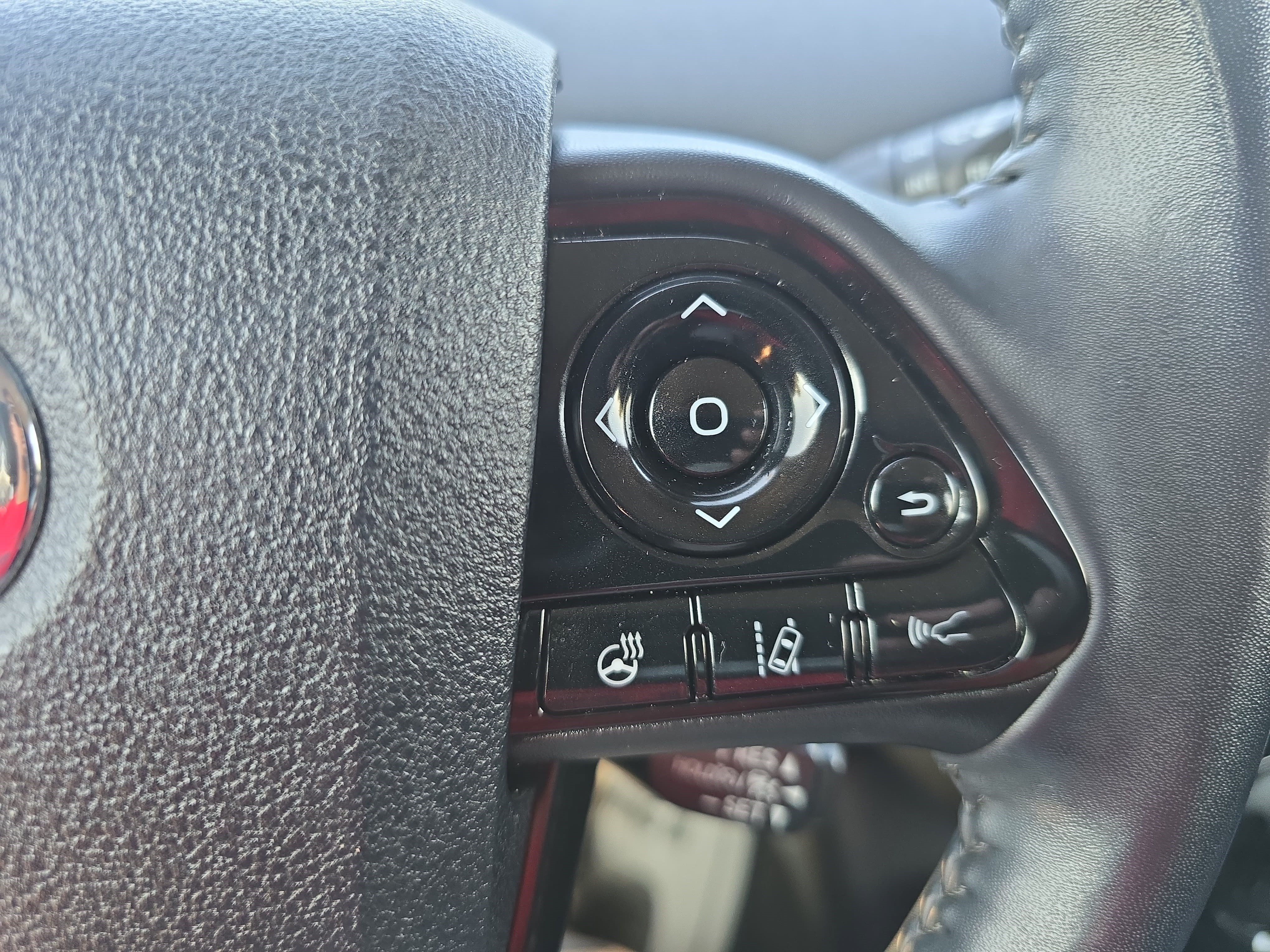 Used 2022 Toyota Prius FWD image 17
