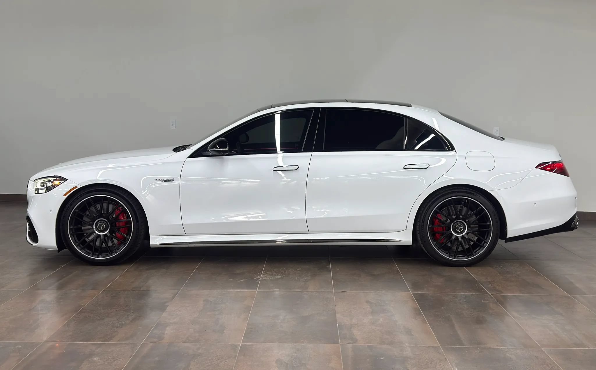 Used 2024 Mercedes-Benz S 63 AMG S image 2