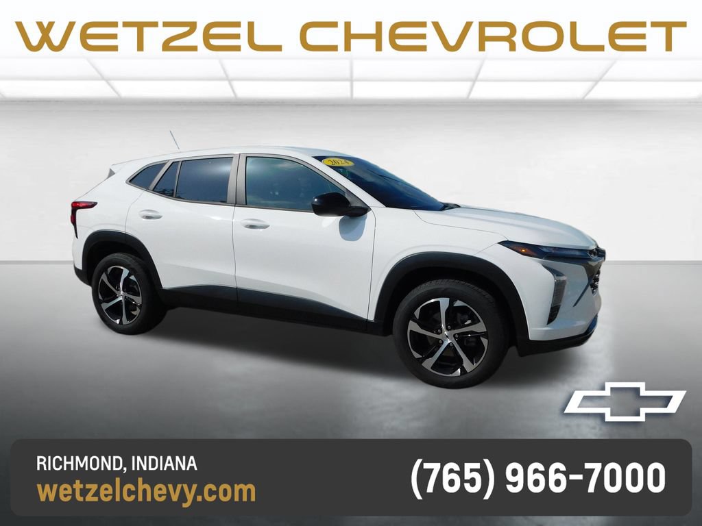 Used 2024 Chevrolet Trax RS FWD image 1