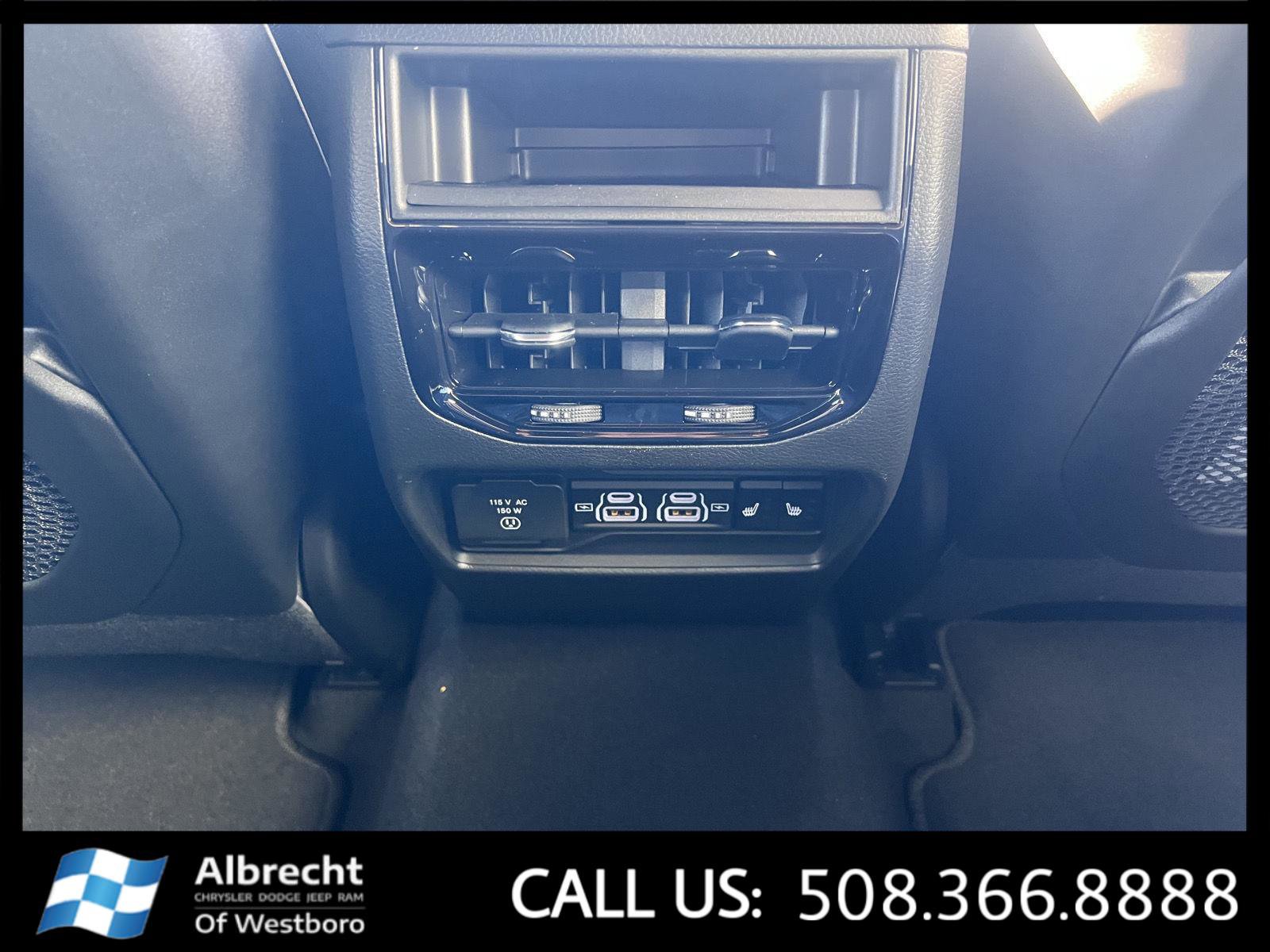 New 2025 Jeep Grand Cherokee Limited w/ Luxury Tech Group II image 19