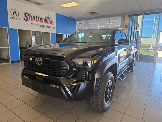 Used 2025 Toyota Tacoma TRD Off-Road image 1