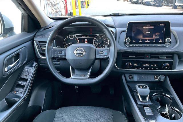 Certified 2025 Nissan Rogue SV image 5