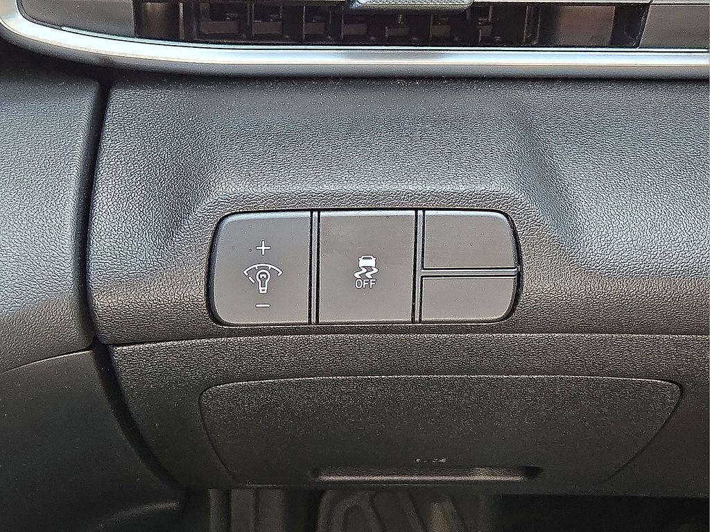 Used 2024 Hyundai Elantra SEL image 24