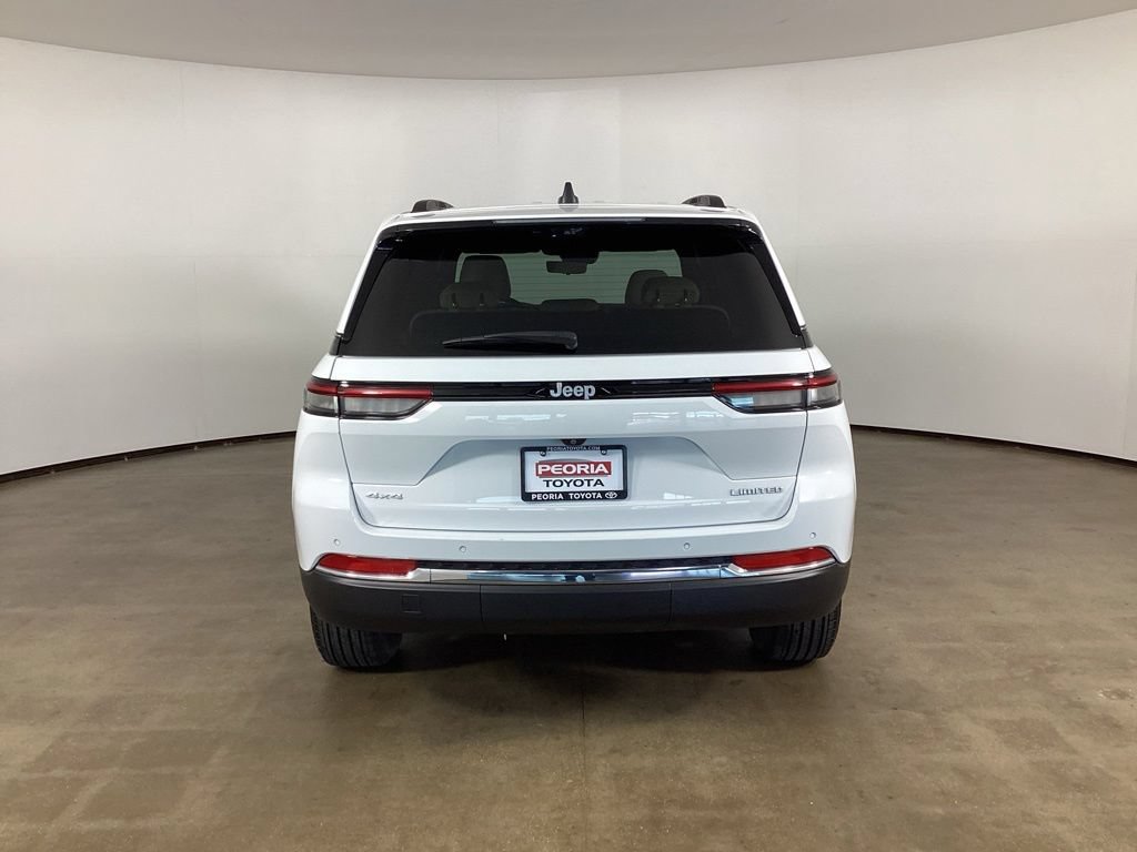 Used 2024 Jeep Grand Cherokee Limited w/ Luxury Tech Group II AWD/4WD image 10