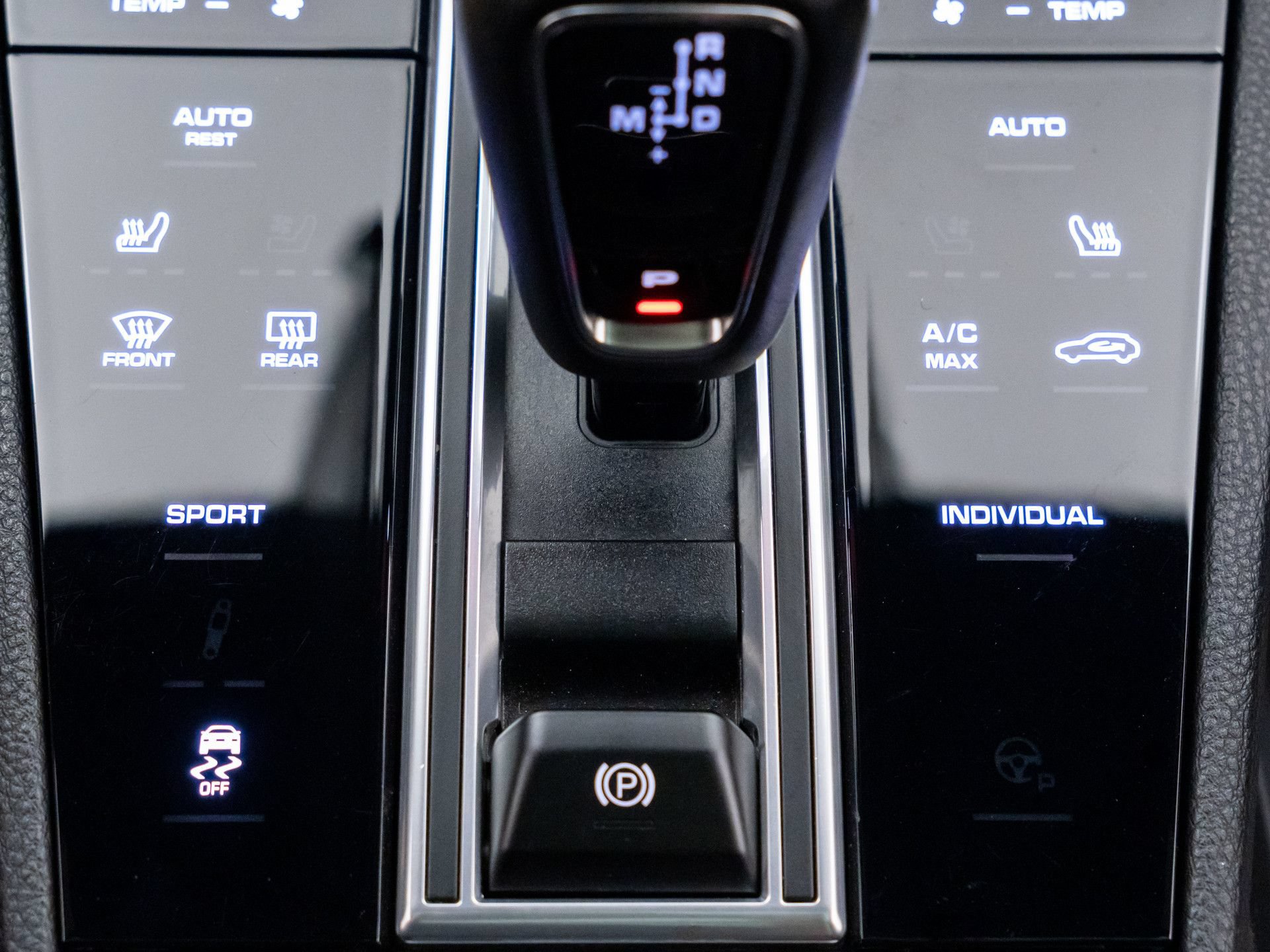 Certified 2023 Porsche Cayenne AWD/4WD image 27