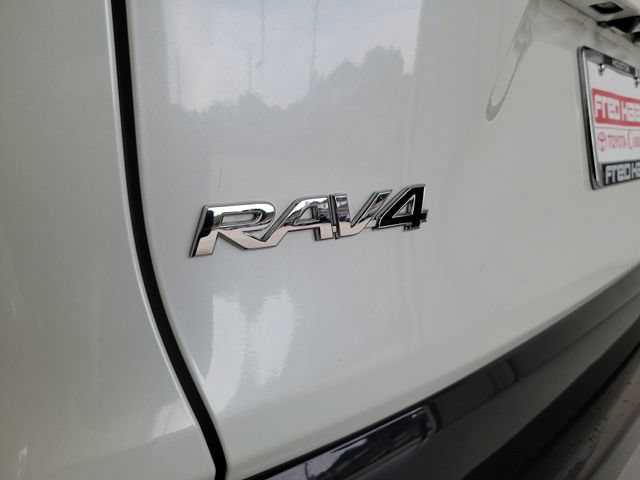 Used 2022 Toyota RAV4 SE AWD/4WD image 9