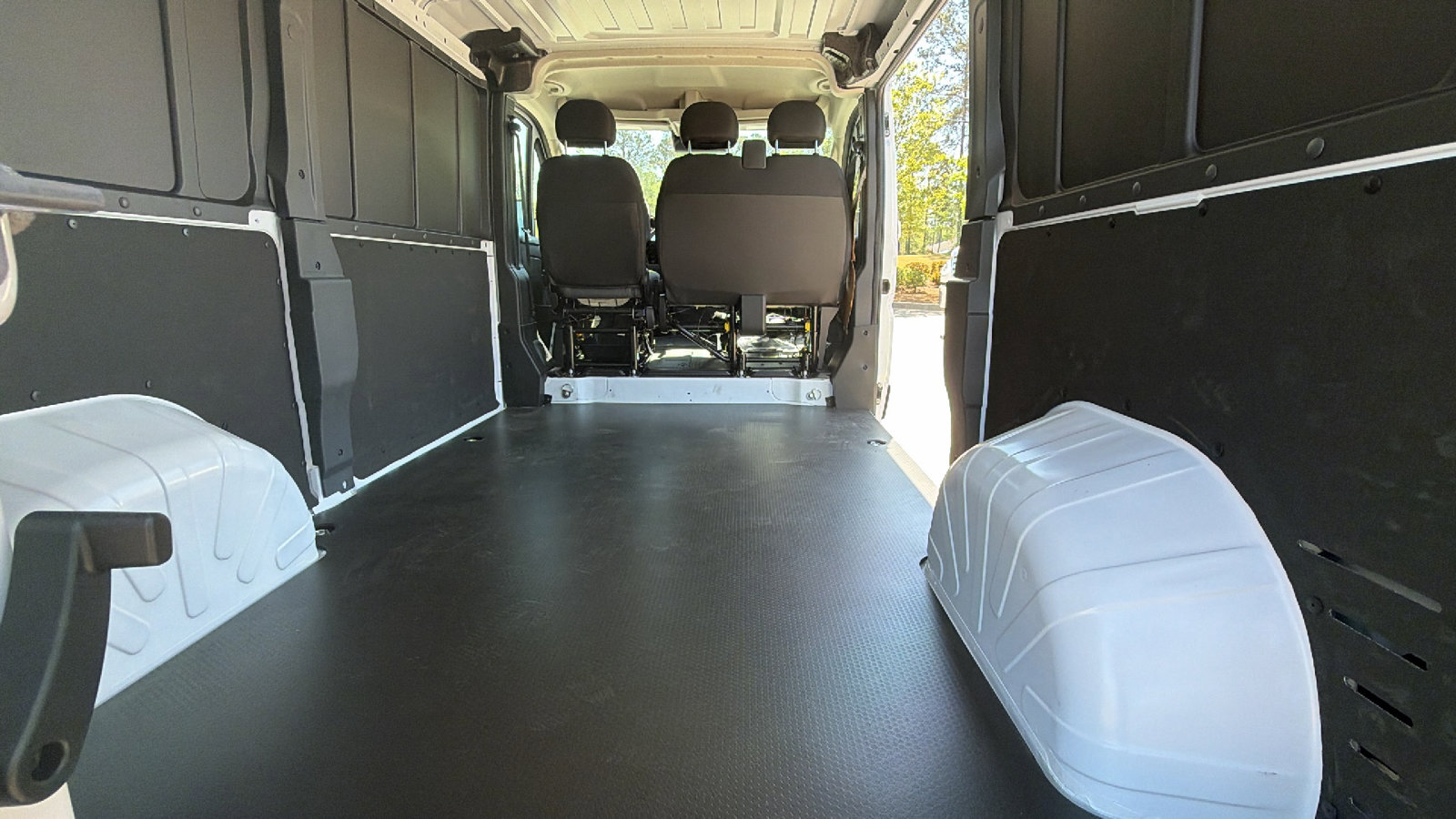 New 2026 RAM ProMaster 1500 w/ Convenience Group FWD image 13