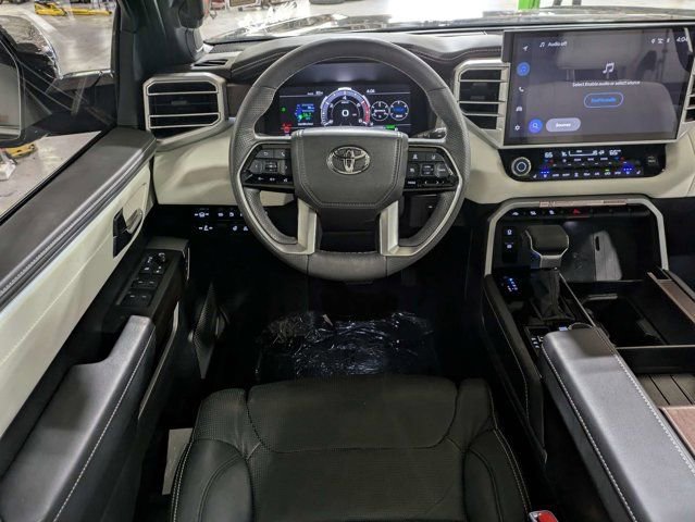 Used 2025 Toyota Sequoia Capstone AWD/4WD image 18