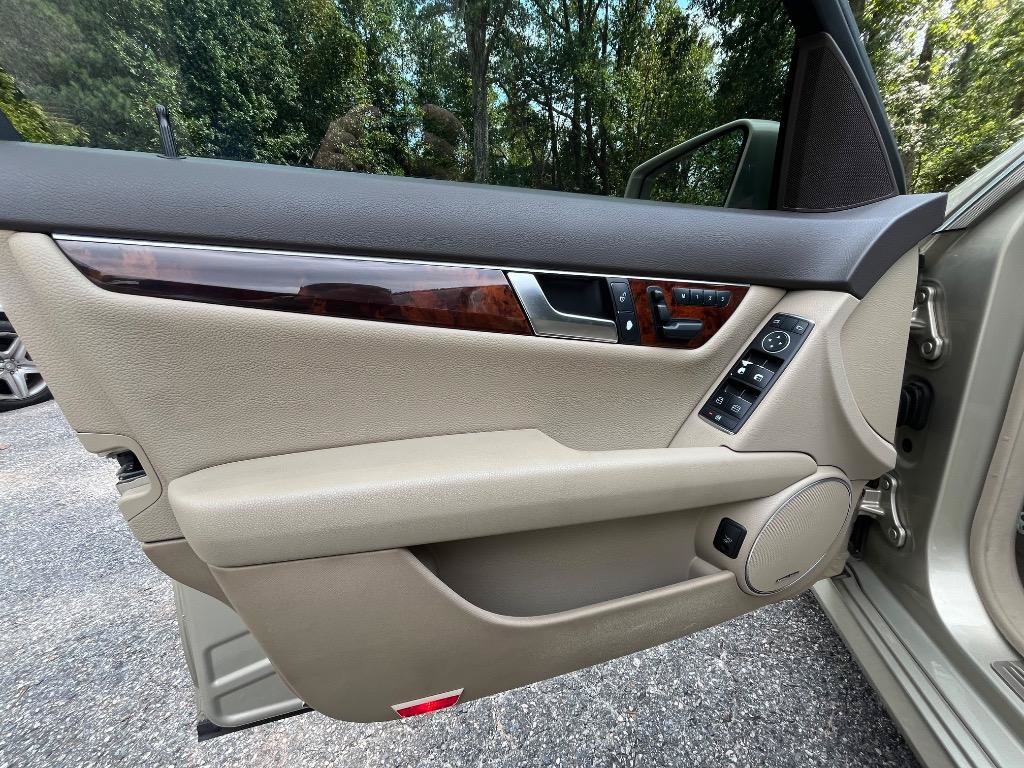 Used 2012 Mercedes-Benz C 300 4MATIC Sedan image 12