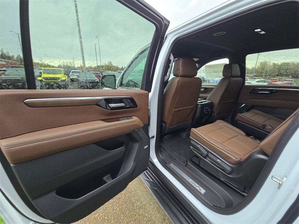 New 2026 Chevrolet Suburban High Country image 10