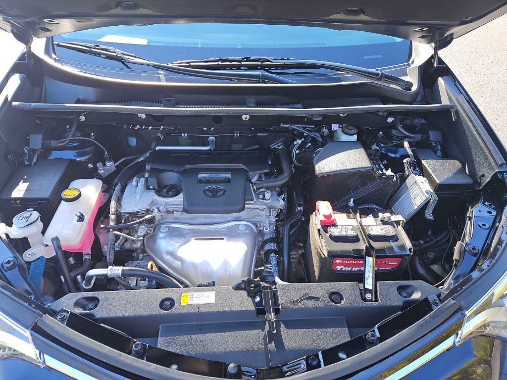 Used 2017 Toyota RAV4 Limited AWD/4WD image 2
