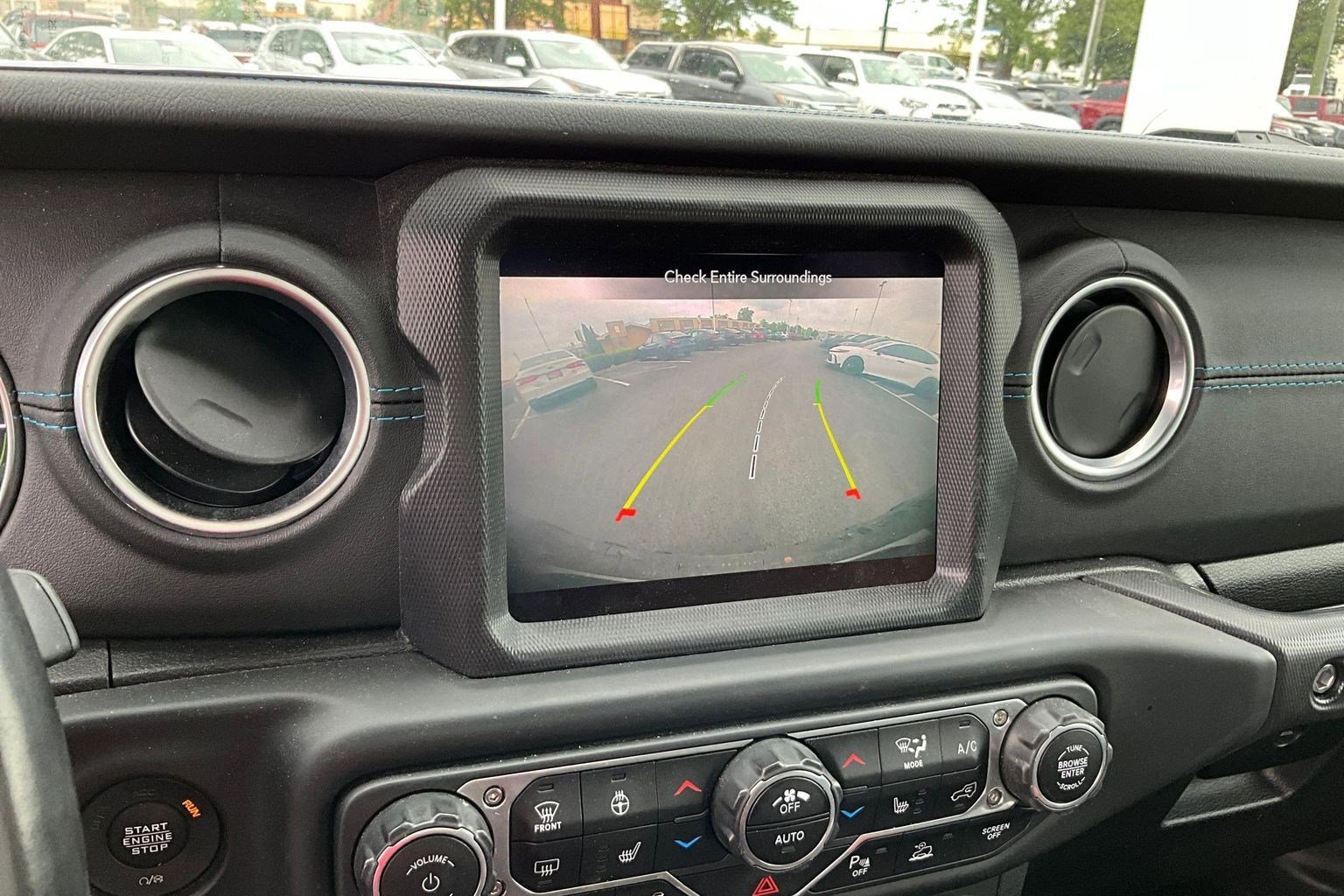 Used 2021 Jeep Wrangler Unlimited Rubicon 4xe w/ Cold Weather Group AWD/4WD image 13
