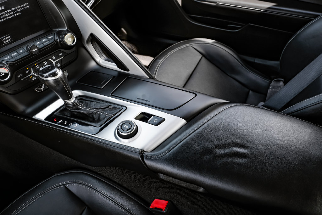Used 2019 Chevrolet Corvette Stingray Coupe w/ 1LT RWD image 17