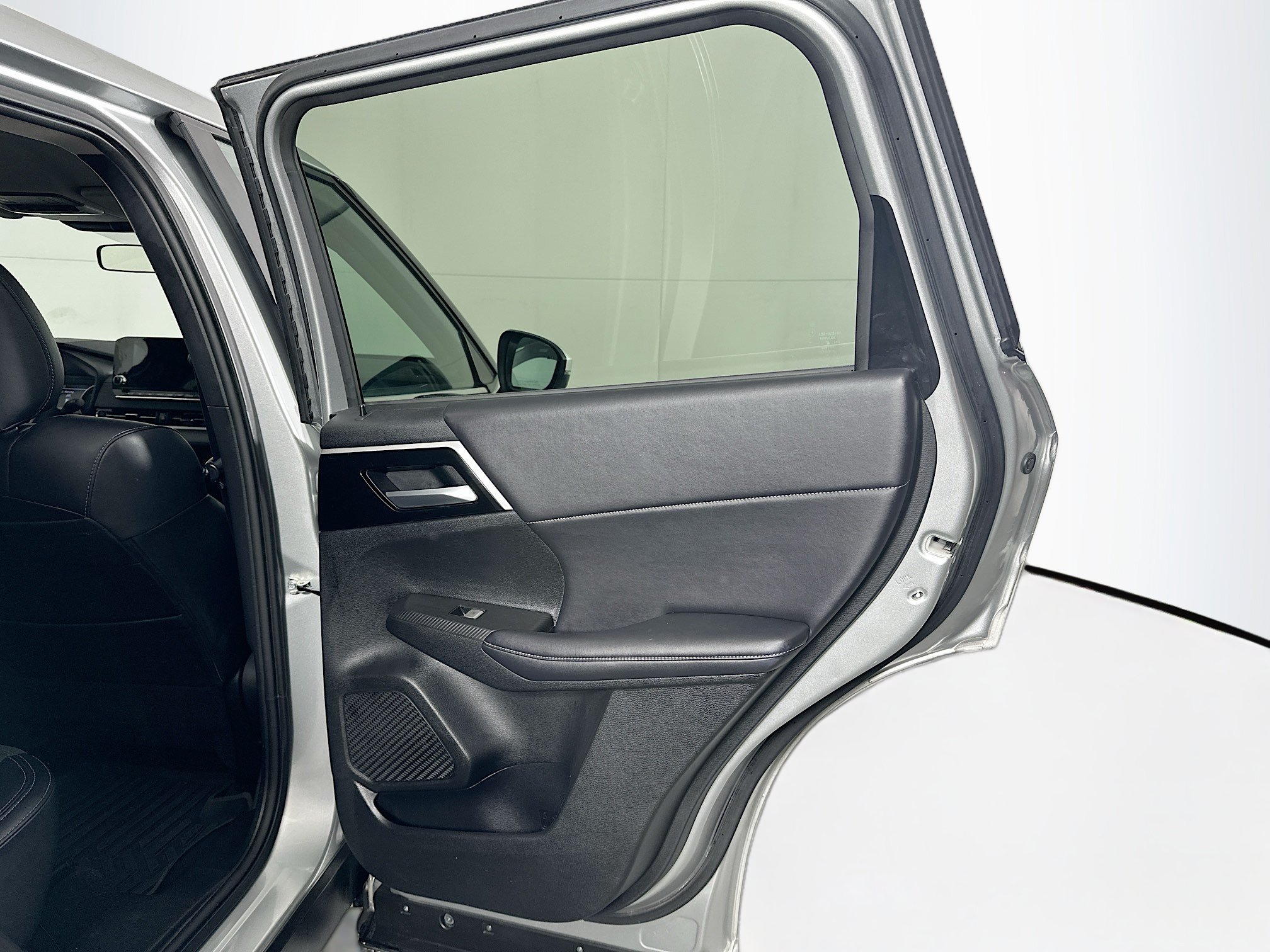Used 2024 Mitsubishi Outlander SE AWD/4WD image 30