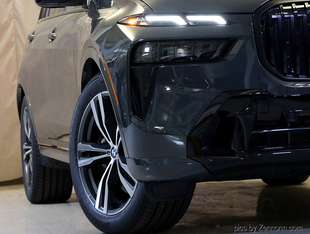 Used 2026 BMW X7 xDrive40i w/ M Sport Package image 4