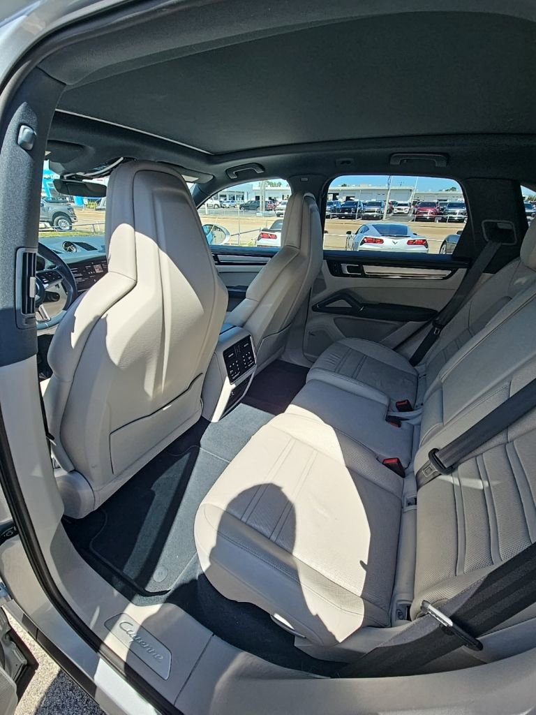 Used 2019 Porsche Cayenne E-Hybrid image 22