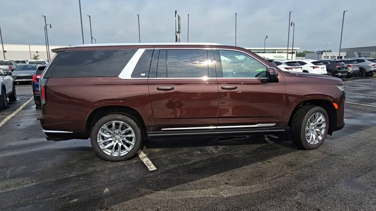 Certified 2023 Cadillac Escalade ESV Premium Luxury Platinum w/ LPO, Radiant Package AWD/4WD image 11
