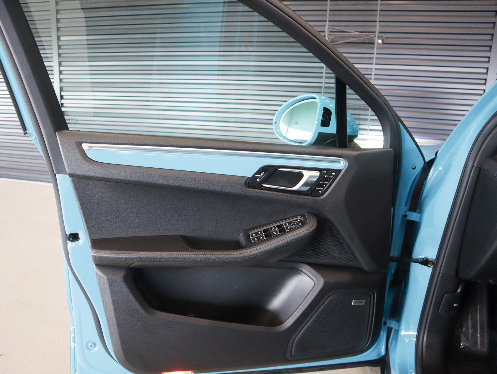 Certified 2020 Porsche Macan S AWD/4WD image 22